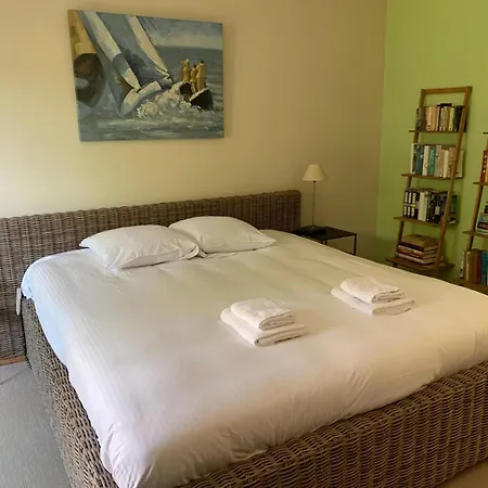 Charming W Garden, Cleaning Included Hébergement de vacances