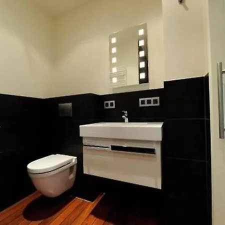 Charming W Garden, Cleaning Included *